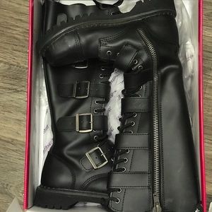 Demonia/Pleaser Riot steel toe boots